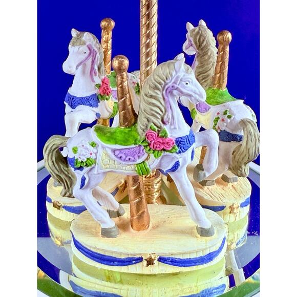 VINTAGE Gift Gallery Carousel Music Box Plays And Spins 9.5” Tall Tested! - Picture 3 of 8